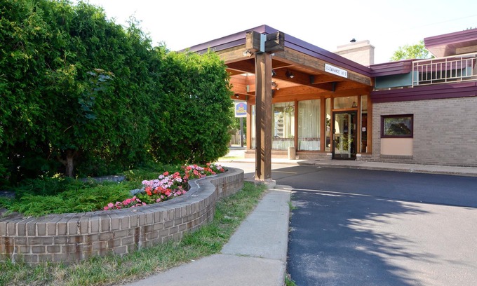 Rhinelander Hotel | Days Inn & Suites by Wyndham Rhinelander
