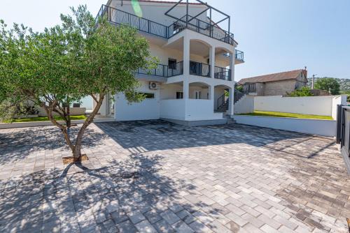 Dazlina Villa | Dazlina Resort New! 14 guests villa, Breakfast & Pool