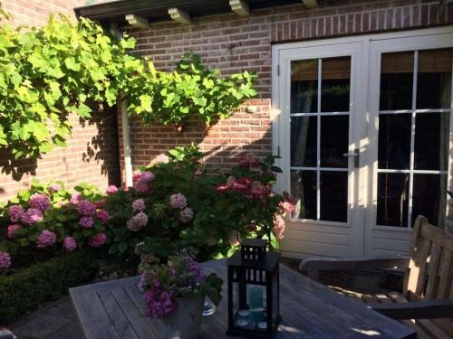 Biggekerke House | De 2 Biggetjes Comfortable holiday residence
