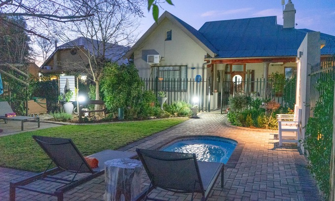 Oudtshoorn Bed & Breakfast | De Akker Guest House