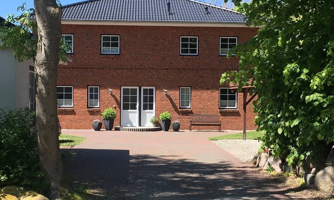 Dannau House | Family-Friendly Vacation House