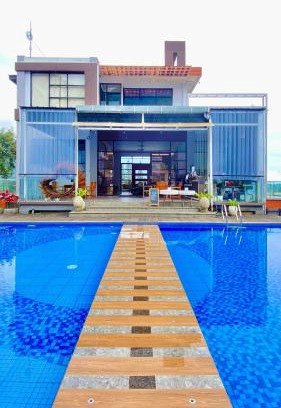 Cisarua Hotel | De Pointé Resort & Resto