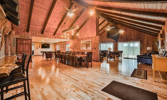 Deadwood Apartment | Deadwood SD 11k sq ft 9 Bd Suites 11 Ba Sleeps 35+