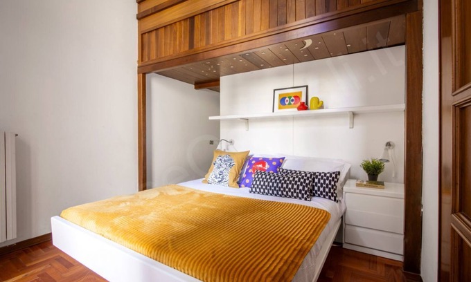 Washington Apartment | DeAngeli: trilo x5 new bathroom 7 stops from cathedral