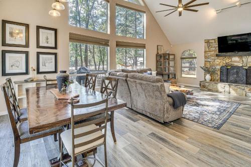 Pinetop-Lakeside House | Deck and Game Room Lakeside Blue Jay Chalet Cabin