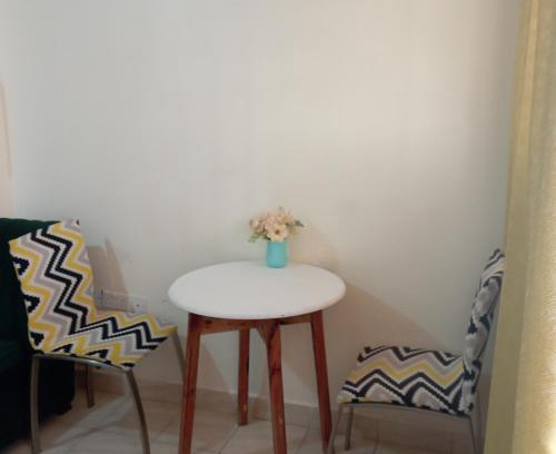 Western Province Bed & Breakfast | Dees suites