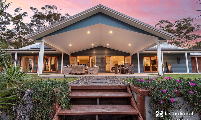 One Mile House | Deja Blue Anna Bay