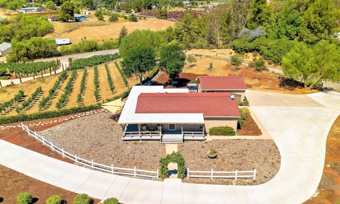 Temecula Cottage | Del Vino Country Cottage - Hot Air Balloon Views