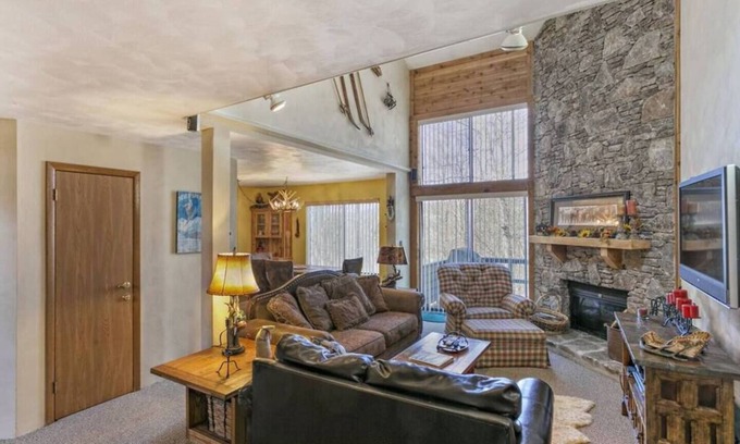 Seven Springs House | Delightful 2 Level Home at 7 Springs Resort