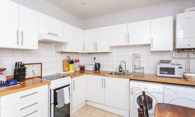 Cathedrals Apartment | Delightful 2BD Flat with Garden, Elephant & Castle