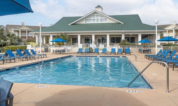 Myrtle Beach Apartment | Delightful Harbour Lights Hotel