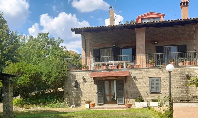 Lake Bracciano Apartment | Delightful Rooms With Private Bathrooms in an Independent Apartment With Garden