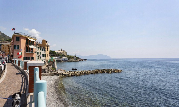 Quarto dei Mille Apartment | Deliziosa casetta a Quinto by Wonderful Italy