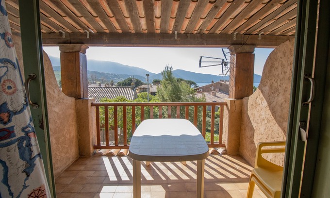 Residences du Golfe de Lava Apartment | Della Rocca 80m from the Beach – Sea and Mountain View, Private Terrace, Air Conditioning and Wi-Fi