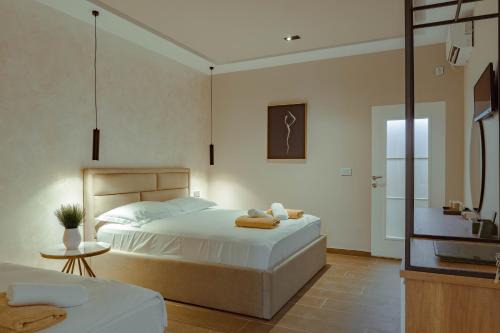 Golem Hotel | DelMar Garden