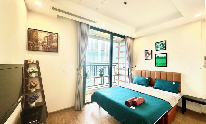 Tu Liem Apartment | Delux Studio At Vinhomes Green BayIn City Center, 30' To Airport