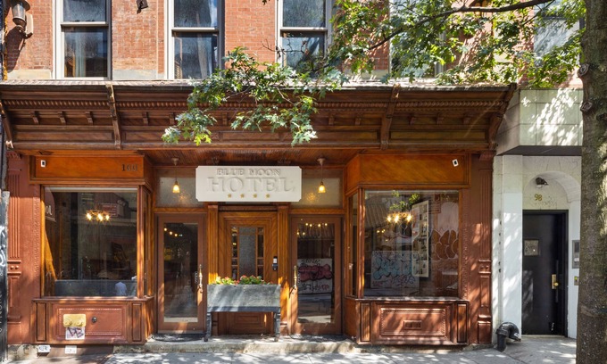 Bowery House | Deluxe Double Queen with Balcony