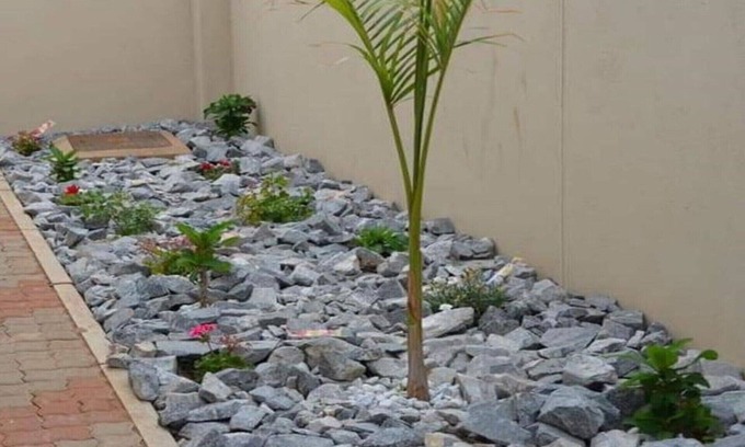 Maun House | Deluxe Double Room with Shower 2