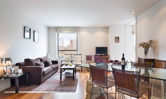 Eixample Apartment | Deluxe 1-bedroom City Centre Apartment