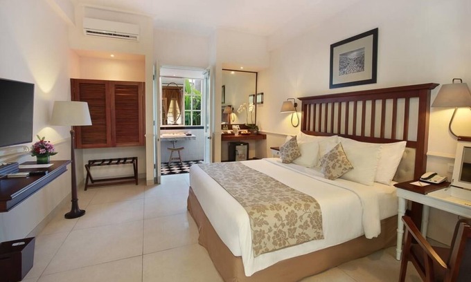 Petitenget House | Deluxe Garden Near Beach + Breakfast