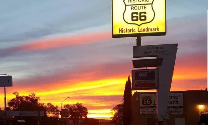 Seligman Hotel | Deluxe Inn