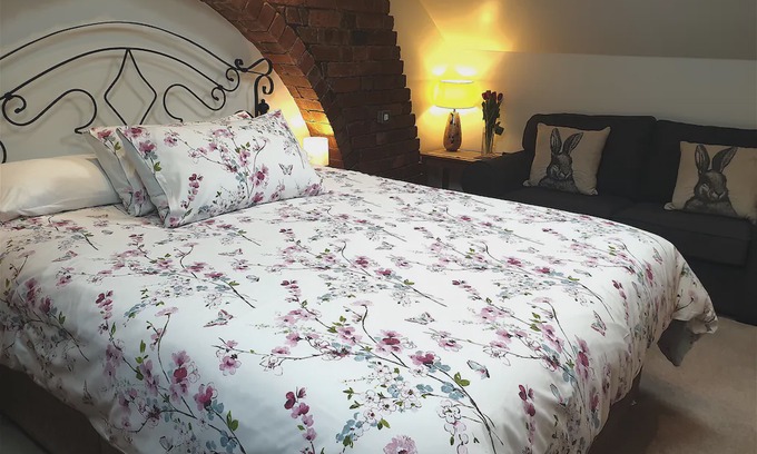 Penistone Bed & Breakfast | Deluxe King Room in Penistone.