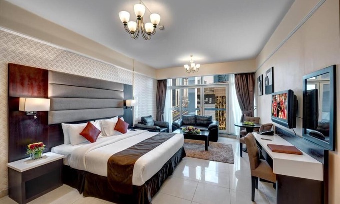 Trade Center House | Deluxe King Room Walk from DIFC Metro Station