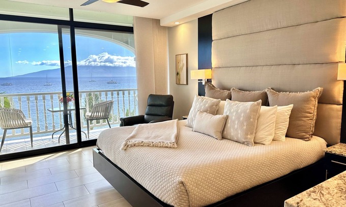 Historic Lahaina Front Street Condo | Deluxe Ocean Front and Beach Front studio - Lahaina Shores 623