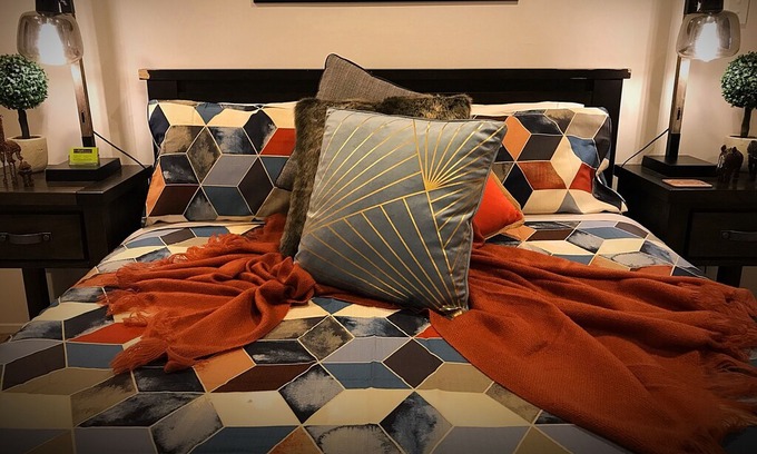 Flat Bush Apartment | Deluxe Queen Private Room 4 | Private Bathroom - Flatbush Holiday Accommodation