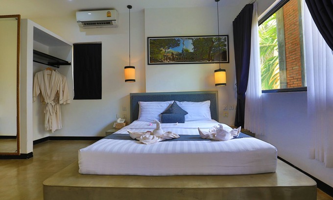 Siem Reap Resort | Deluxe Room: 1Double & Single bed - Free pick up