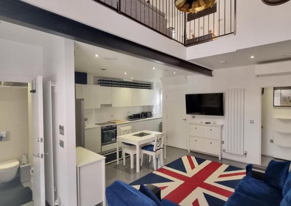 Weavers House | Deluxe Townhouse Zone 1 Brick Lane