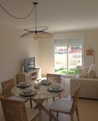 Molinell Apartment | DENIA Playa Santa Ana Adosados - Cómodo apartamento con Piscina, Terraza y Parking, a 2 minutos de la playa