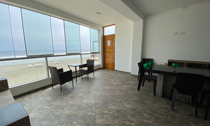 Cerro Azul House | Departamento Dúplex Frente al Mar, Ubicado en Playa Los Delfines, Cerro Azul