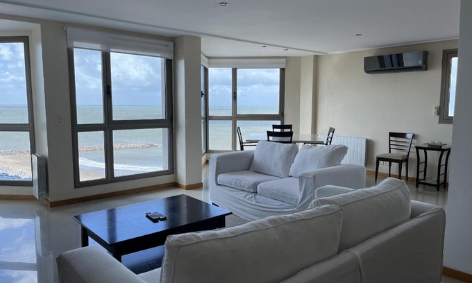 Mar del Plata Apartment | Depto Falucho - Depto Vista al Mar zona Playa Varese para 5 PAX - Hola Sur