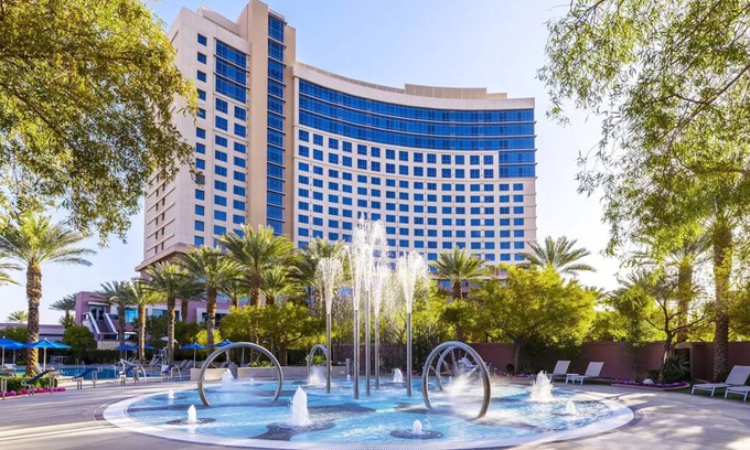 Las Vegas Resort | Desert Blue 1 Bedroom! 1 Mile From the Strip!
