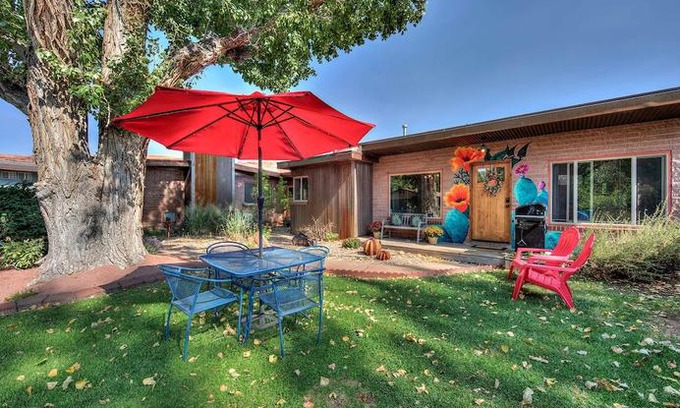 Moab House | Desert Gardens 3