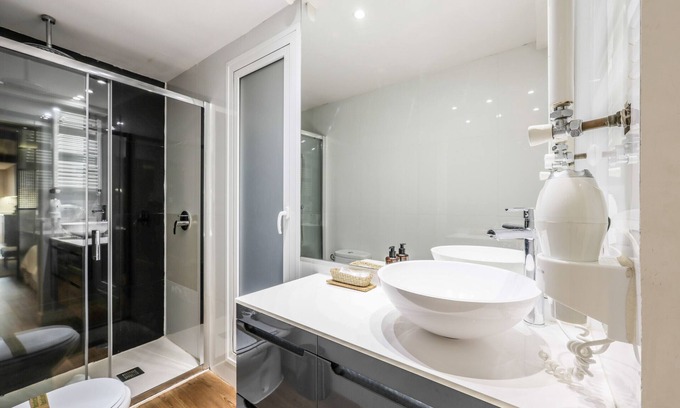 Chueca Apartment | Design and Comfort in the Heart of Madrid Chueca I1I