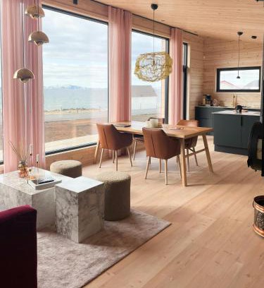 Vads House | Design Cabin By The Sea With Northern Lights