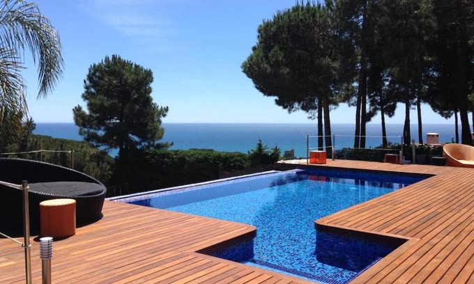 Sant Pol De Mar Villa | Design villa with sea views