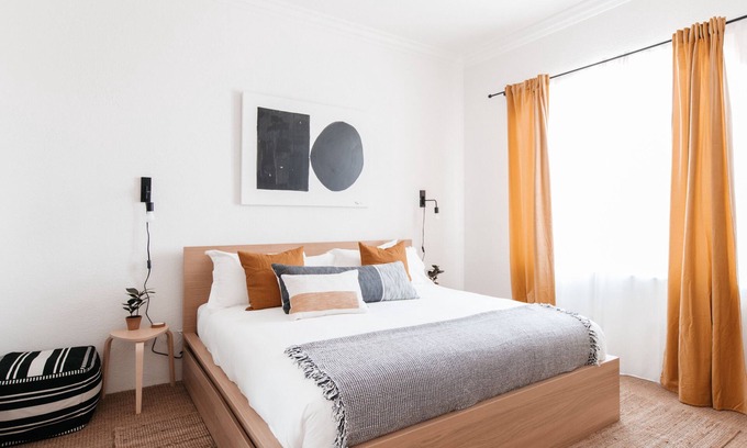 Village Condo | Designer 1 bed | 5 min to Old Town | Sleeps 4 | 4 pools and spas | Dogs welcome!