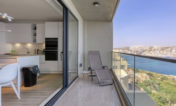 St. Paul's Bay Apartment | Designer 2BR home with Stunning views in St Pauls