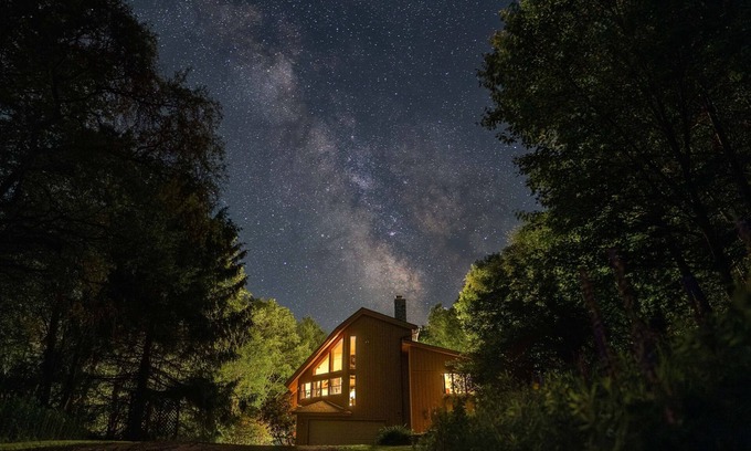 Coudersport Cabin | Designer Forest Escape | Hot Tub Firepit Stars