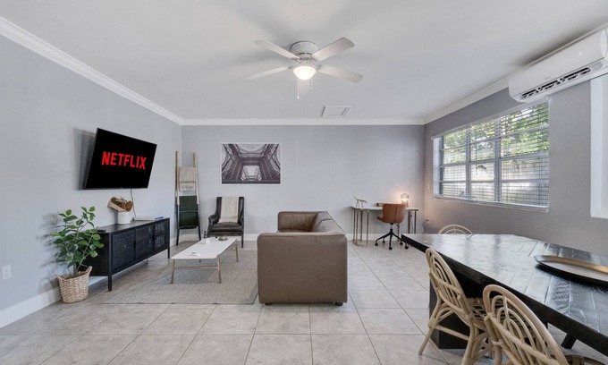 Thornton Park House | Designer Furnished HOME In the Heart of Orlando!