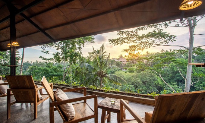 Pejeng Kawan Apartment | Designer's Gem - 2BR Suite, Ubud