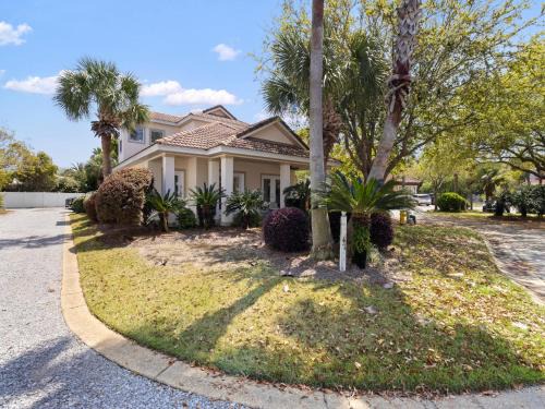 Emerald Waters Village House | Destin Breeze