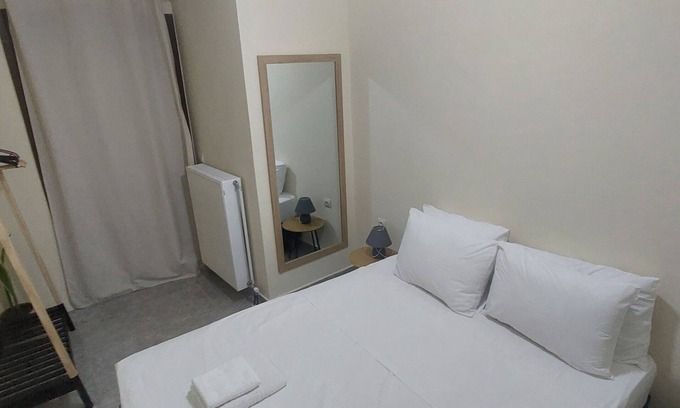 Katochori Apartment | Destino Home overlooking the Venetian Port of Chania