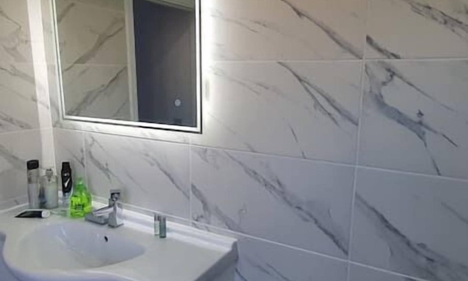 Wymington House | Detached 3BR, Ensuite & Bath, Wi-Fi, Smart TV, Self Catering, Work, Tourist