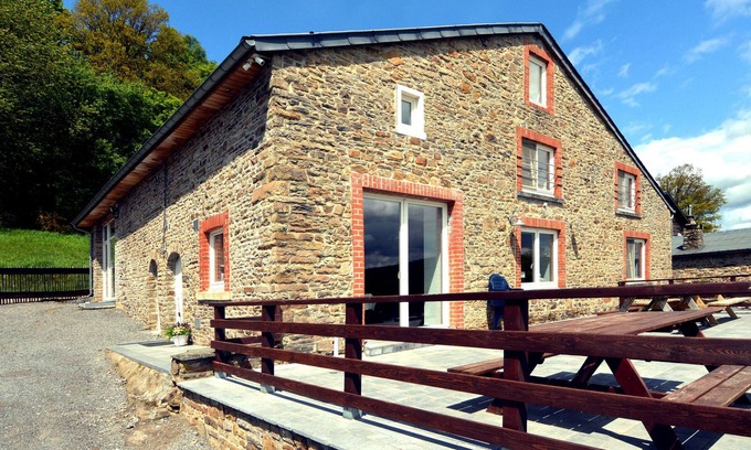 Harre House | Detached, characteristic holiday farmhouse with spacious terrace in the Ardennes