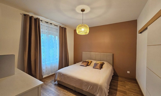 Saint-Priest-en-Jarez House | Detached house with garden and terraces near stadium