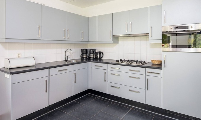 Hooghalen House | Detached group accommodation for 12 persons
